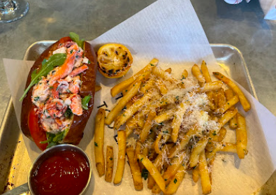 Bar Siena signature dishes The Randolph Package
Lobster Roll
Rigatoni alla Vodka